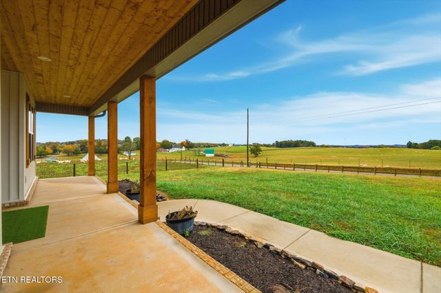 758 Lakeside Rd, Madisonville, TN 37354