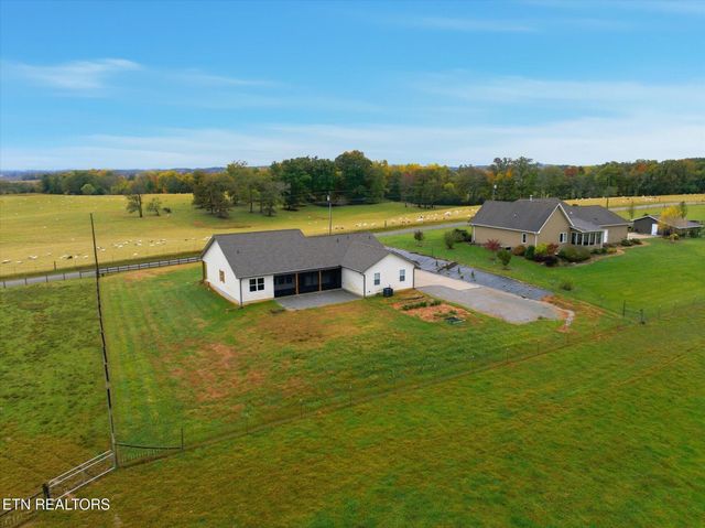 758 Lakeside Rd, Madisonville, TN 37354