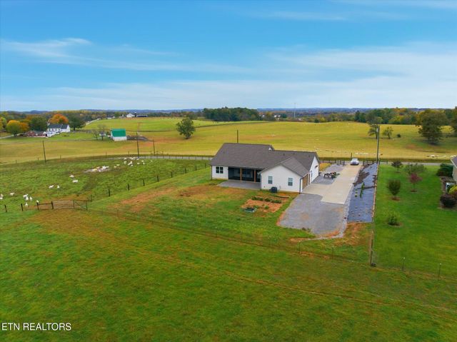 758 Lakeside Rd, Madisonville, TN 37354