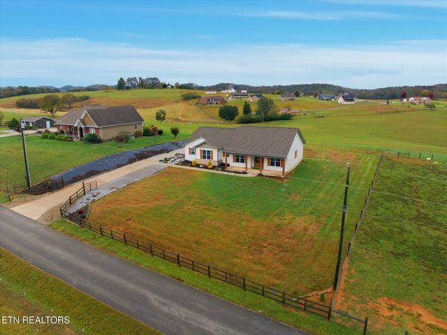 758 Lakeside Rd, Madisonville, TN 37354