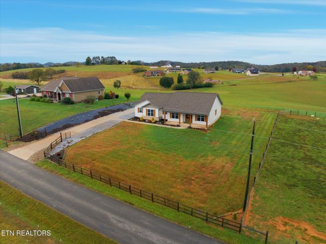 758 Lakeside Rd, Madisonville, TN 37354