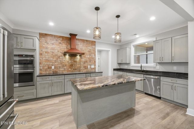 758 Lakeside Rd, Madisonville, TN 37354