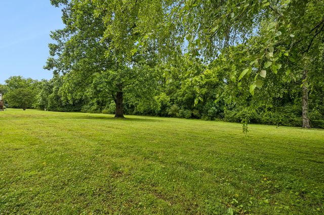 1273 Carriage Park Dr, Franklin, TN 37064