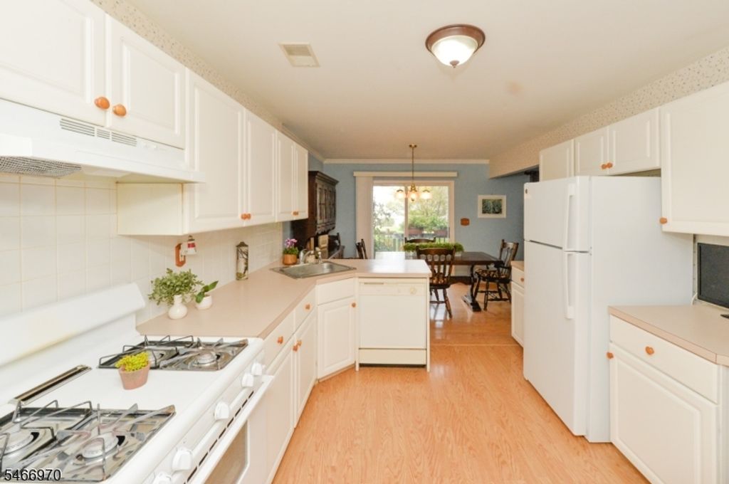 26 Meadow Pond Rd, Hardyston Twp., NJ 07419 — photo 5