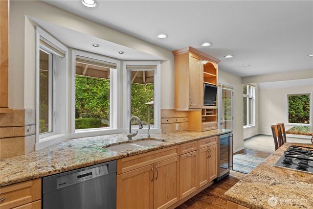 10306 192nd Avenue NE, Redmond, WA 98053