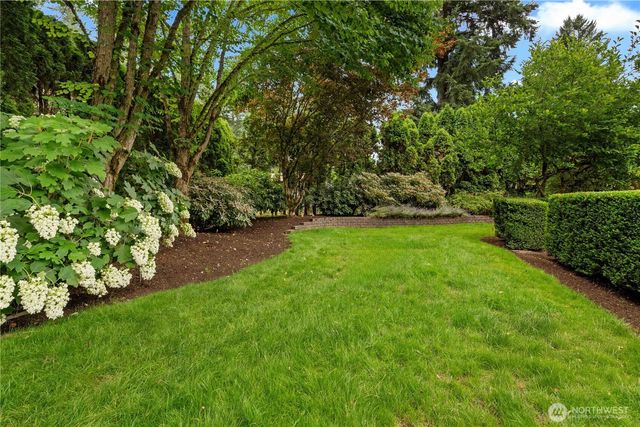 10306 192nd Avenue NE, Redmond, WA 98053