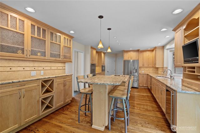10306 192nd Avenue NE, Redmond, WA 98053