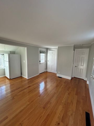 41 Union St R, Rockland, MA 02370