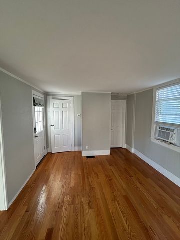 41 Union St R, Rockland, MA 02370