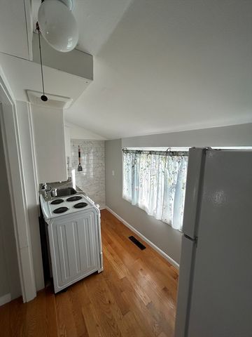 41 Union St R, Rockland, MA 02370