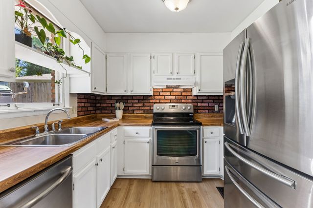 4950 Barella Dr, Antioch, TN 37013