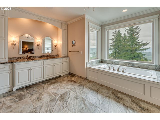 421 WOODLAND HEIGHTS Rd, Woodland, WA 98674