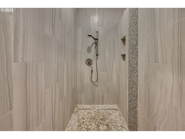 421 WOODLAND HEIGHTS Rd, Woodland, WA 98674