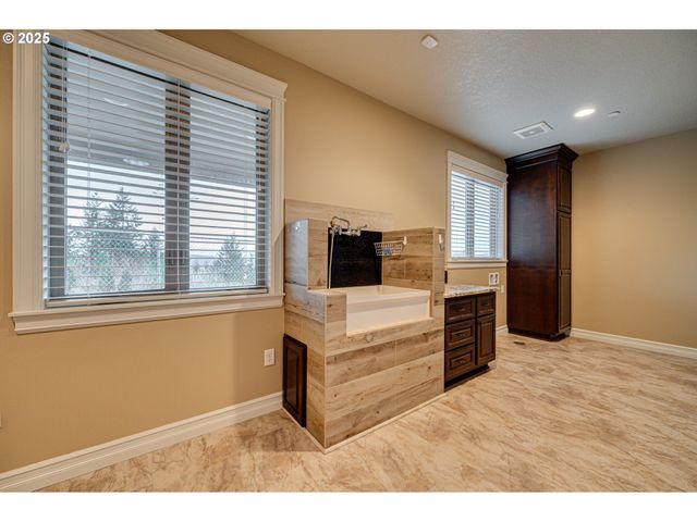 421 WOODLAND HEIGHTS Rd, Woodland, WA 98674