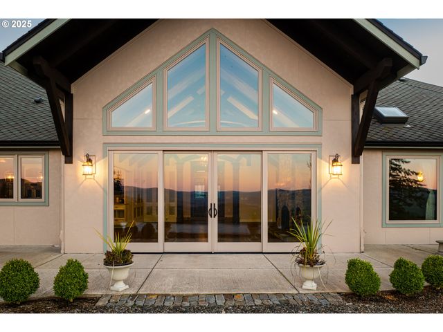 421 WOODLAND HEIGHTS Rd, Woodland, WA 98674