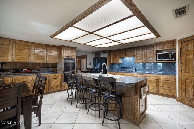 40656 W 30th Street, Palmdale, CA 93551