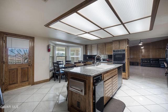 40656 W 30th Street, Palmdale, CA 93551