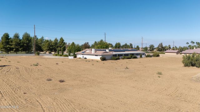 40656 W 30th Street, Palmdale, CA 93551
