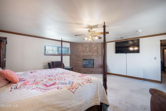 40656 W 30th Street, Palmdale, CA 93551