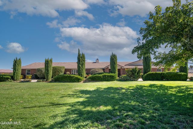 40656 W 30th Street, Palmdale, CA 93551