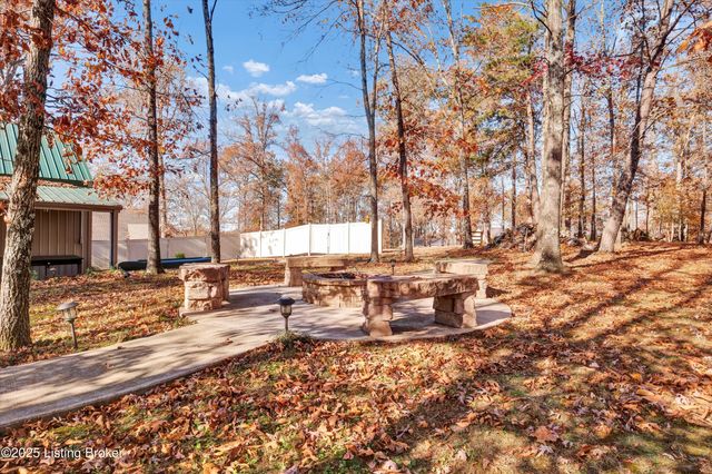 184 Furnace Branch Rd, Bee Spring, KY 42207