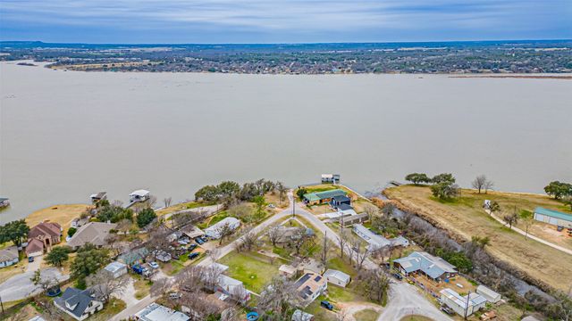 1016 Whippoorwill Drive, Granbury, TX 76049