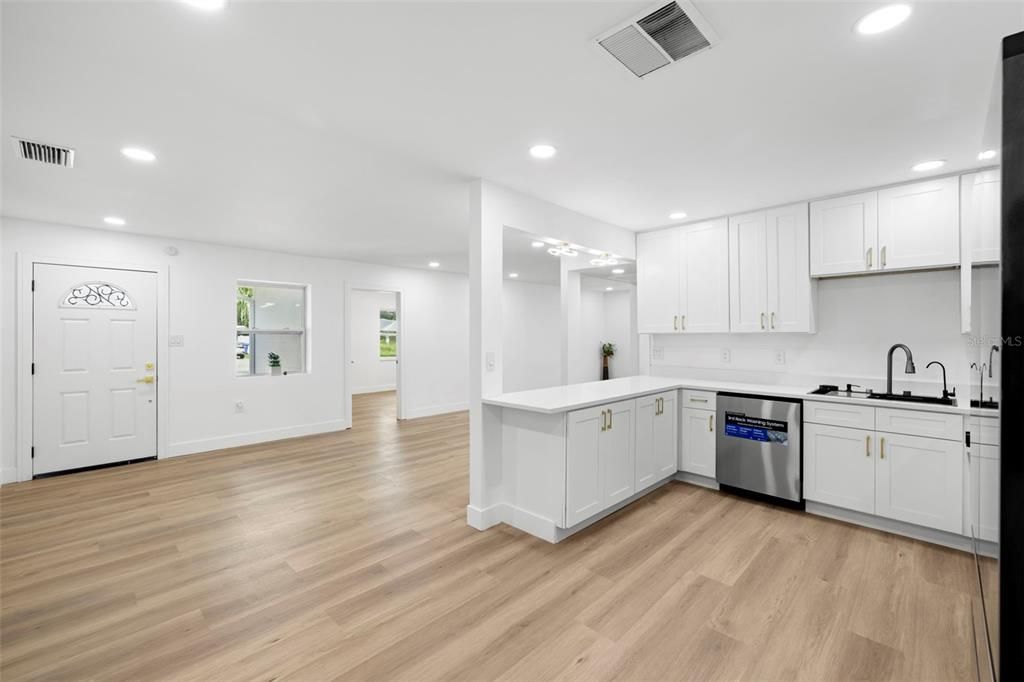 Image 15 of property listing at 11722 N EDISON AVENUE, Tampa, FL 33612
