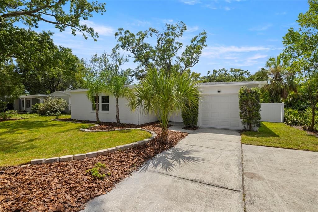 Image 3 of property listing at 11722 N EDISON AVENUE, Tampa, FL 33612