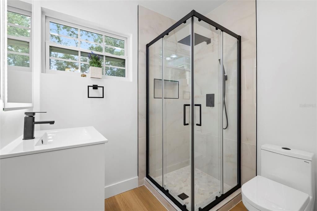 Image 35 of property listing at 11722 N EDISON AVENUE, Tampa, FL 33612