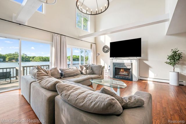 2881 Hope, White Lake Charter Township, MI 48383
