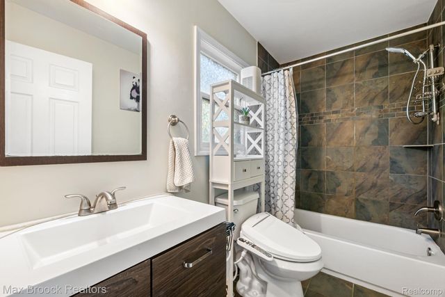 2881 Hope, White Lake Charter Township, MI 48383