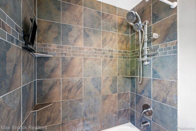 2881 Hope, White Lake Charter Township, MI 48383
