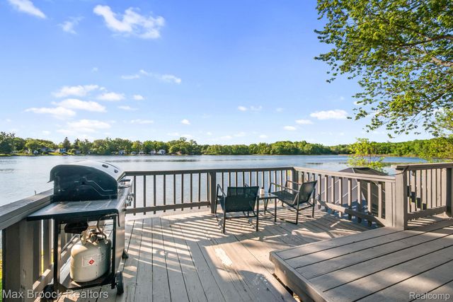 2881 Hope, White Lake Charter Township, MI 48383