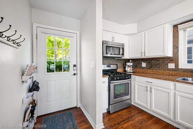 2881 Hope, White Lake Charter Township, MI 48383