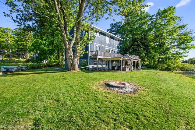2881 Hope, White Lake Charter Township, MI 48383