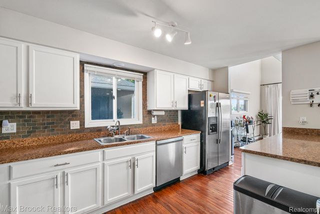 2881 Hope, White Lake Charter Township, MI 48383