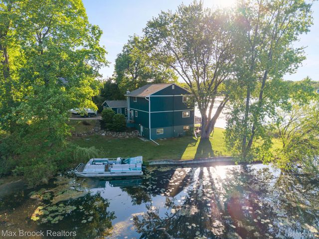 2881 Hope, White Lake Charter Township, MI 48383