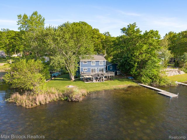 2881 Hope, White Lake Charter Township, MI 48383