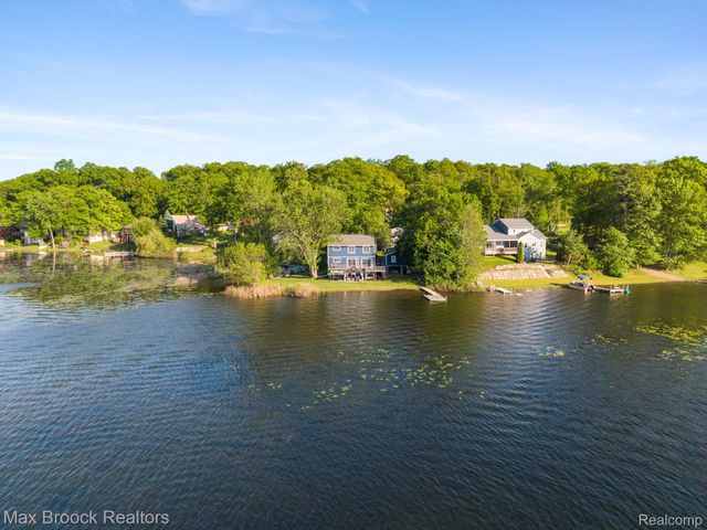 2881 Hope, White Lake Charter Township, MI 48383