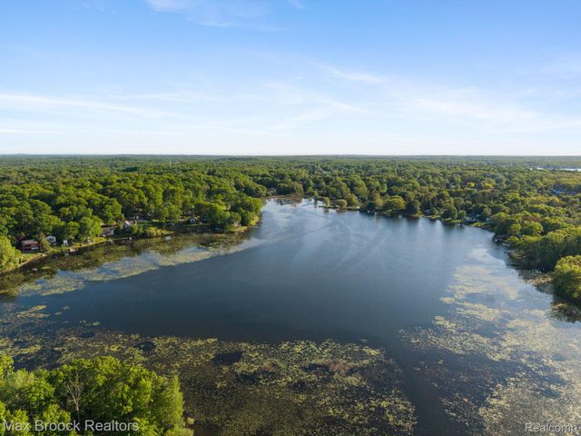 2881 Hope, White Lake Charter Township, MI 48383