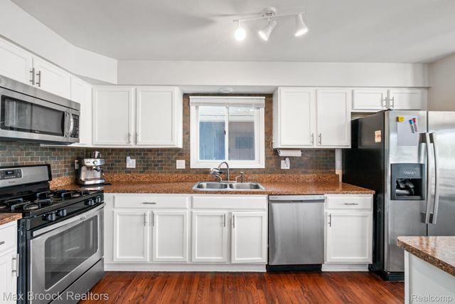 2881 Hope, White Lake Charter Township, MI 48383