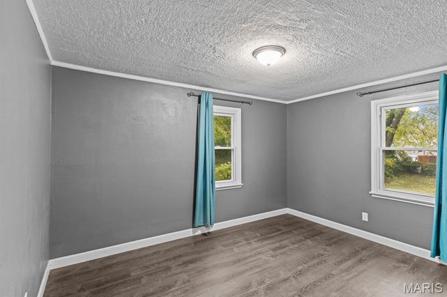 10432 Driver Avenue, Overland, MO 63114