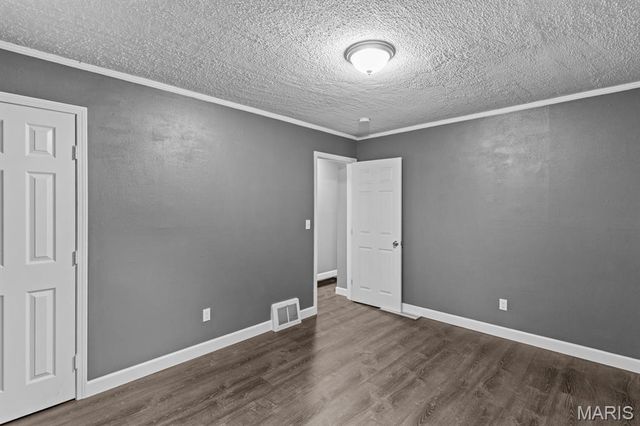 10432 Driver Avenue, Overland, MO 63114