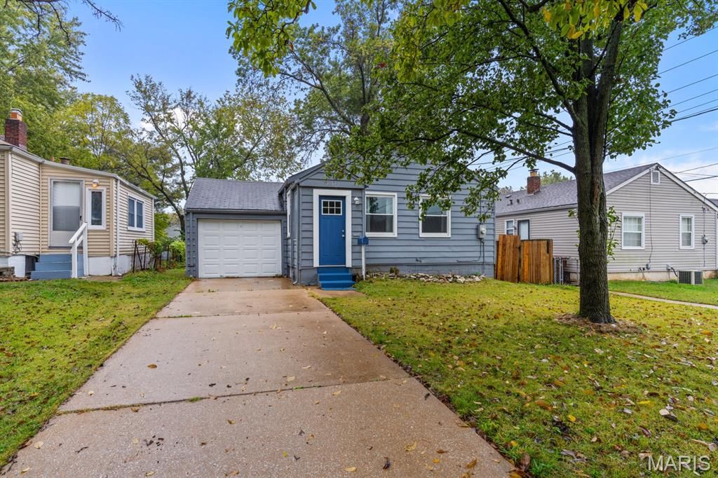 10432 Driver Avenue, Overland, MO 63114