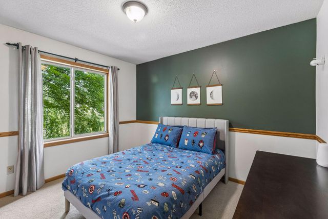 628 Eagle Ridge Road, Woodbury, MN 55125