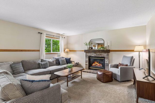 628 Eagle Ridge Road, Woodbury, MN 55125