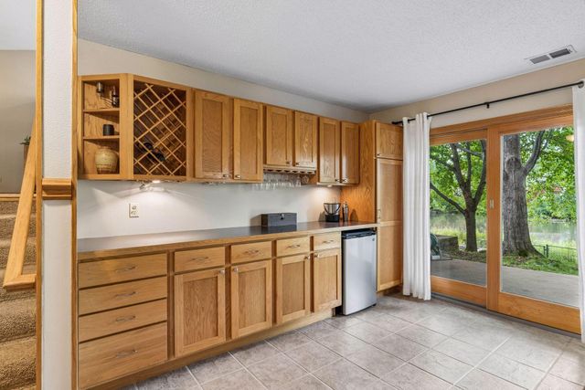 628 Eagle Ridge Road, Woodbury, MN 55125