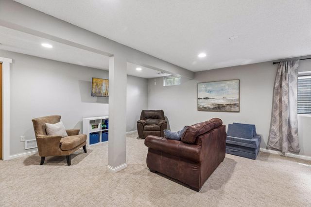 628 Eagle Ridge Road, Woodbury, MN 55125
