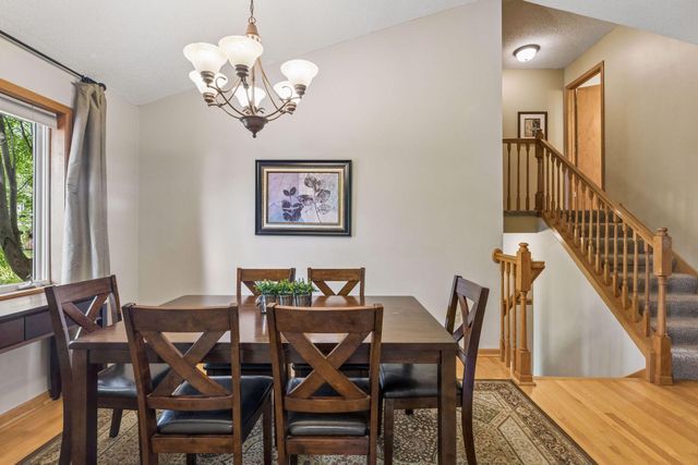 628 Eagle Ridge Road, Woodbury, MN 55125