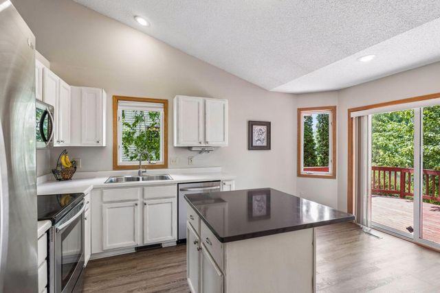 628 Eagle Ridge Road, Woodbury, MN 55125